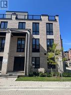 5 KERNS LANE  Richmond Hill, ON L4E 1M1
