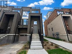 17 BANCROFT LANE  Richmond Hill, ON L4E 1M1