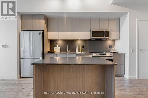 A0410 - 125 BRONTE ROAD , Oakville, Ontario L6L 3C1 4