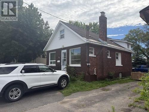 37 Albert St E, Sault Ste. Marie, ON 