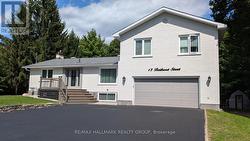 13 BATHURST STREET  Ottawa, ON K2W 1A7