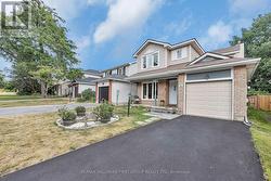 16 HAWLEY CRESCENT Ottawa, ON K2M 1T3