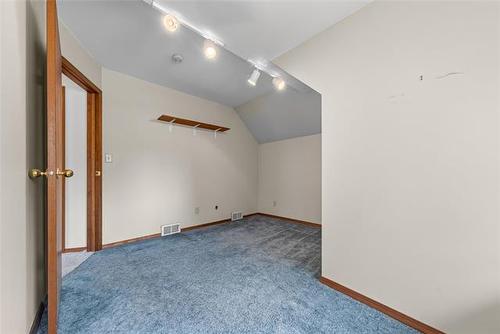 107 Matheson Ave, Winnipeg, MB 