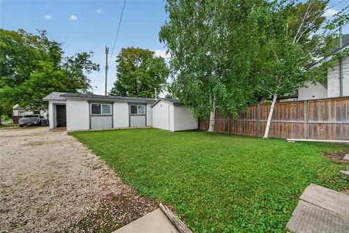 107 Matheson Ave, Winnipeg, MB 