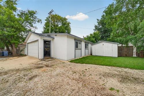 107 Matheson Ave, Winnipeg, MB 