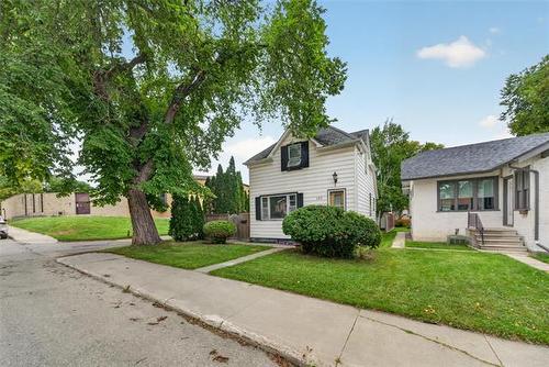 107 Matheson Ave, Winnipeg, MB 