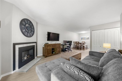 #212-2520 Wark St, Victoria, BC 