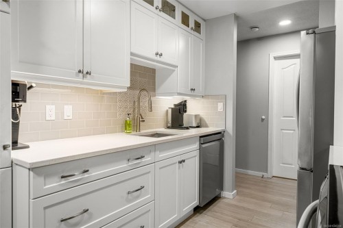 #212-2520 Wark St, Victoria, BC 