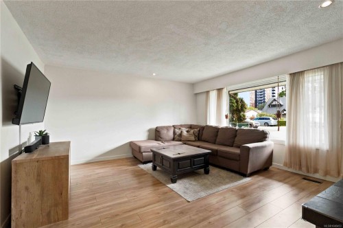 2836 Rita Rd, Langford, BC 
