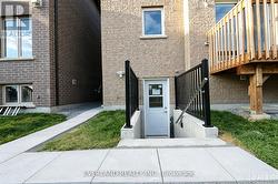 21 KENNETH ROSS BEND East Gwillimbury, ON L9N 0T7