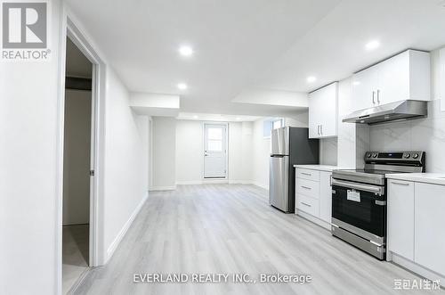21 KENNETH ROSS BEND , East Gwillimbury, Ontario L9N 0T7 3