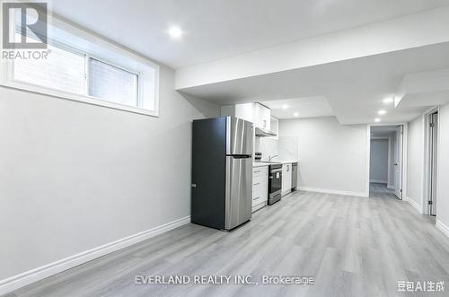 21 KENNETH ROSS BEND , East Gwillimbury, Ontario L9N 0T7 4