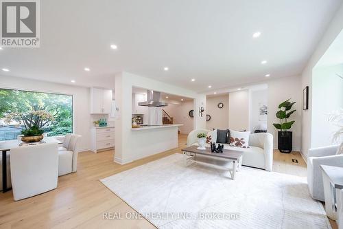 3148 Bentworth Drive, Burlington, ON 