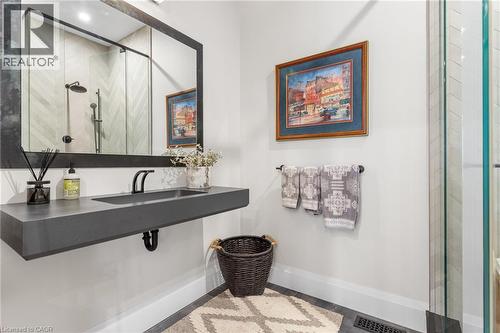 44 Pioneer Ridge Drive, Kitchener, ON 
