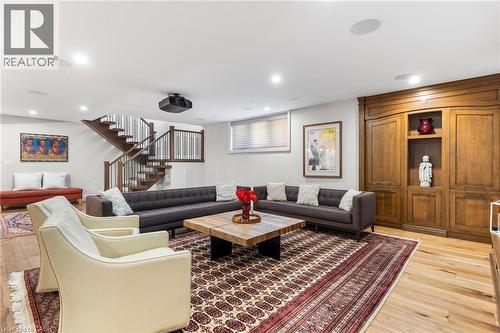 44 Pioneer Ridge Drive, Kitchener, ON 