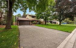 10 GLENVIEW DRIVE  Aurora, ON L4G 2G8