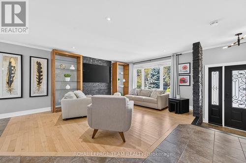 105 Brae Crescent, Ottawa, ON 