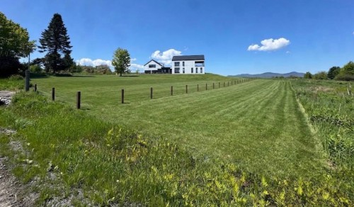 Façade - 275 Ch. Gingras, Sainte-Catherine-De-Hatley, QC 