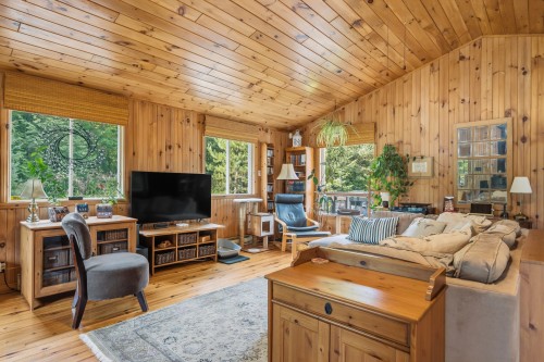 Living Room - 48 Ch. Germain-Coupal, Brébeuf, QC 