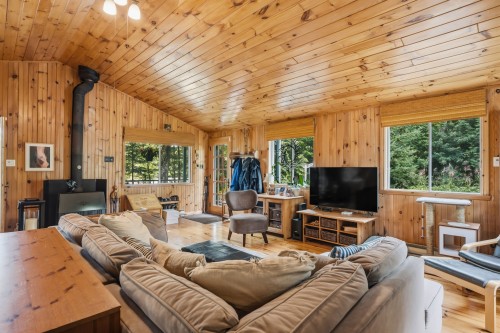 Living Room - 48 Ch. Germain-Coupal, Brébeuf, QC 