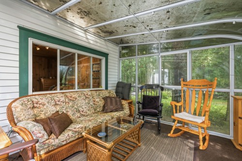 Veranda - 48 Ch. Germain-Coupal, Brébeuf, QC 