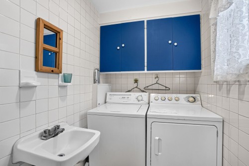 Salle de bains - 74 18E Rue, Laval (Laval-Des-Rapides), QC 