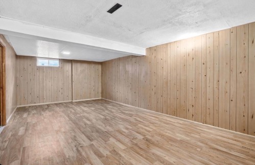 Salle familiale - 74 18E Rue, Laval (Laval-Des-Rapides), QC 
