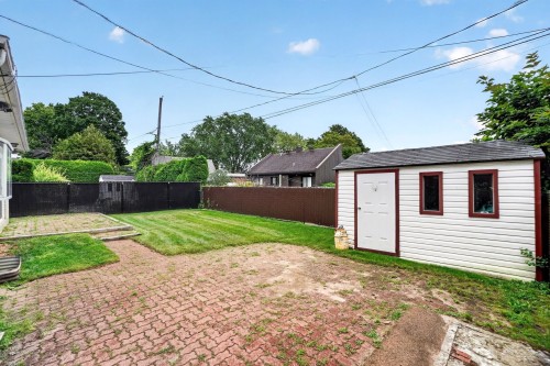 Cour - 74 18E Rue, Laval (Laval-Des-Rapides), QC 