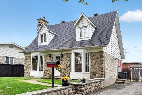 Façade - 74 18E Rue, Laval (Laval-Des-Rapides), QC 