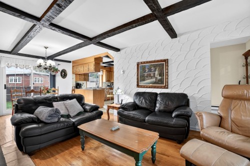 Salon - 74 18E Rue, Laval (Laval-Des-Rapides), QC 
