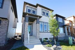 132 Bear Creek Bay  Winnipeg, MB R3Y 2H9