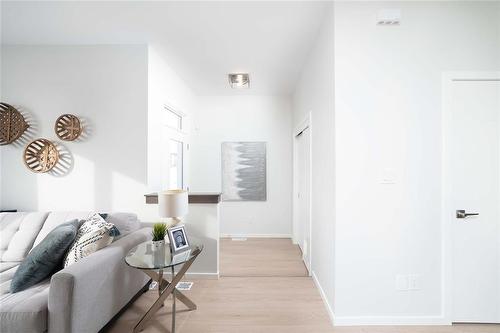 Exact color/finishes may vary (Photos from completed model home) - 132 Bear Creek Bay, Winnipeg, MB 