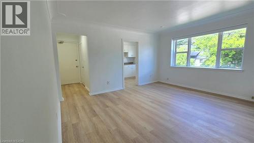 849 BRANT Street Unit# 6 , Burlington, Ontario L7R 2J6 2