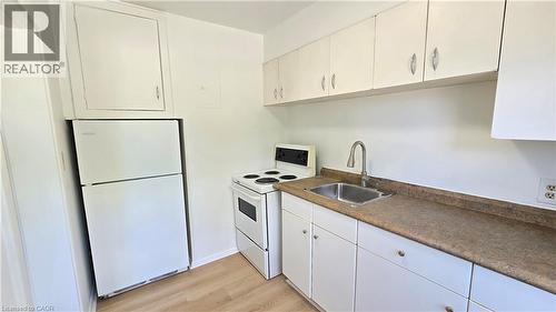 849 BRANT Street Unit# 6 , Burlington, Ontario L7R 2J6 3