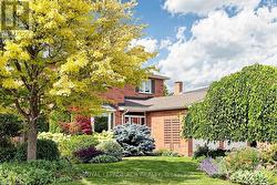 981 KRISTA COURT  Newmarket, ON L3Y 7E9