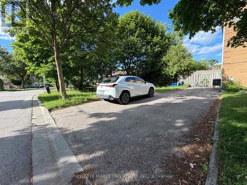 LOWER - 229 ZELDA CRESCENT , Richmond Hill, Ontario L4C 2Y7 4