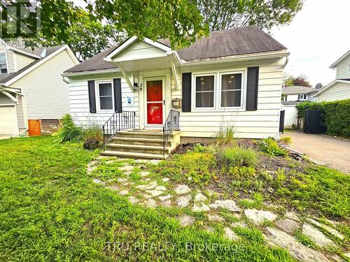 28 Arundel Avenue, Ottawa, ON 