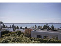 15662 SEMIAHMOO AVENUE  White Rock, BC V4B 1V4