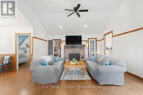 1356 & 1357 Peninsula Road, Muskoka Lakes (Medora), ON 