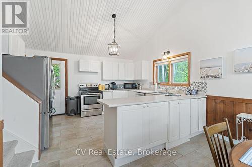 1356 & 1357 Peninsula Road, Muskoka Lakes (Medora), ON 