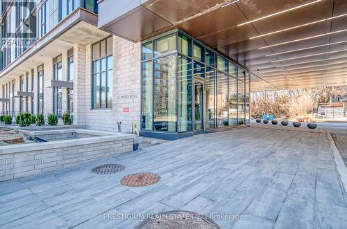 213 - 250 LAWRENCE AVENUE W , Toronto, Ontario M5M 1B2 2