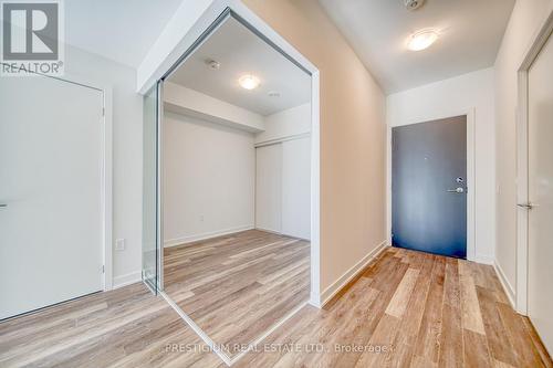 213 - 250 LAWRENCE AVENUE W , Toronto, Ontario M5M 1B2 5