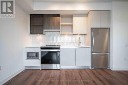 437 - 395 DUNDAS STREET  Oakville, ON L6M 5R8