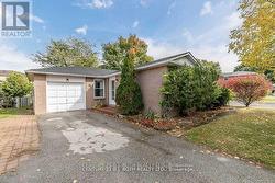 11 CARTWRIGHT DRIVE Barrie, ON L4M 5P9