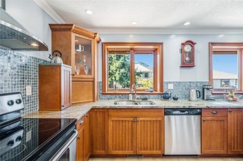 526 Douglas Pl, Ladysmith, BC 