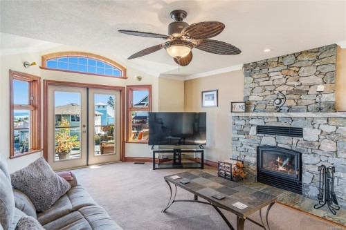 526 Douglas Pl, Ladysmith, BC 