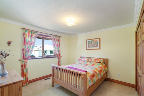 526 Douglas Pl, Ladysmith, BC 