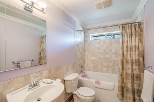 526 Douglas Pl, Ladysmith, BC 