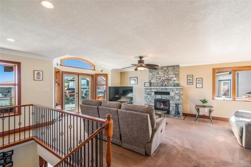 526 Douglas Pl, Ladysmith, BC 