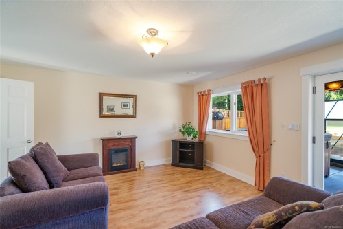 526 Douglas Pl, Ladysmith, BC 